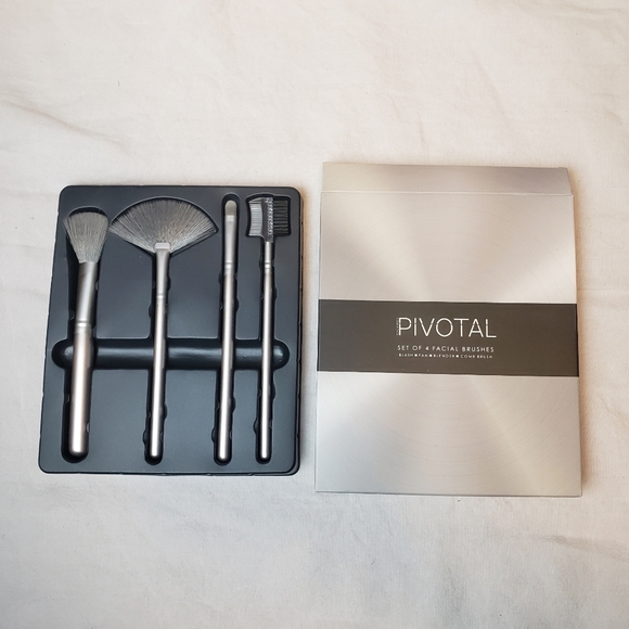 ♦️$10 ADD ON / BNIB Pivotal Cosmetics 4-piece Makeup Brush Set - Picture 2 of 3